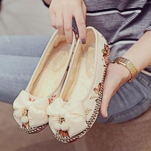Womans floral shoes